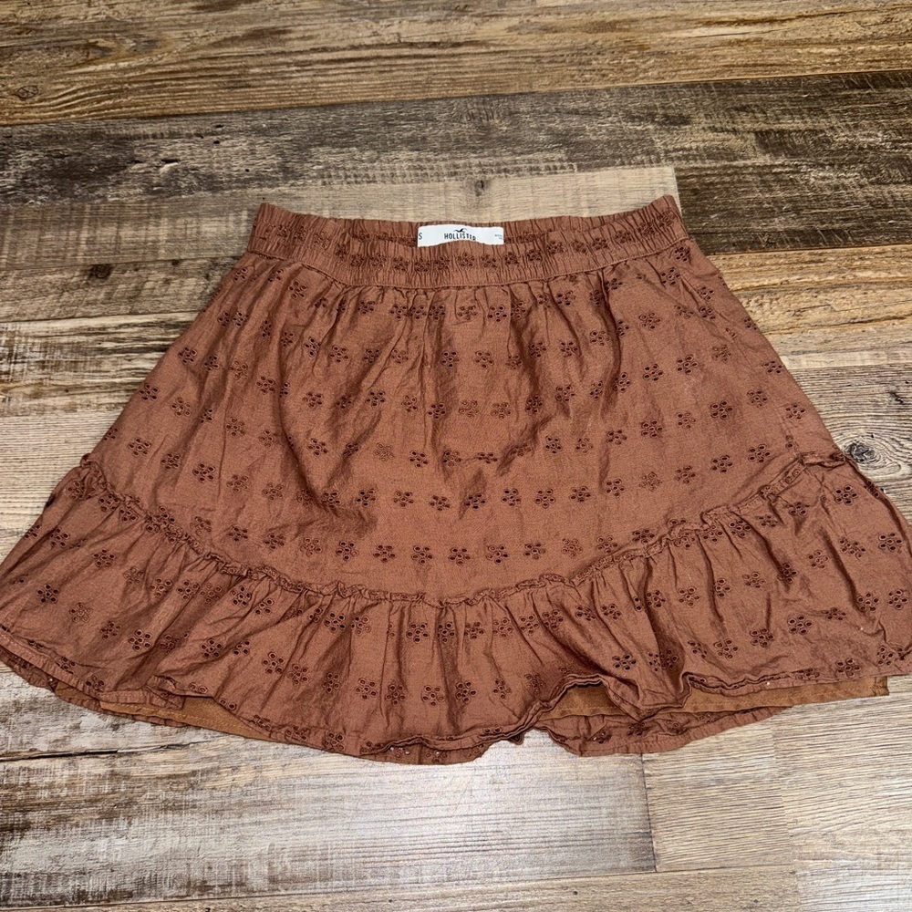 Hollister Ultra High Rise Eyelet Ruffle Mini Skirt Brown Size S